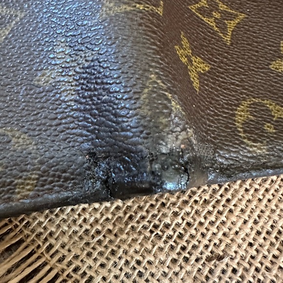 2 Men's Louis Vuitton, bifold, wallet, damaged - Picture 13 of 16